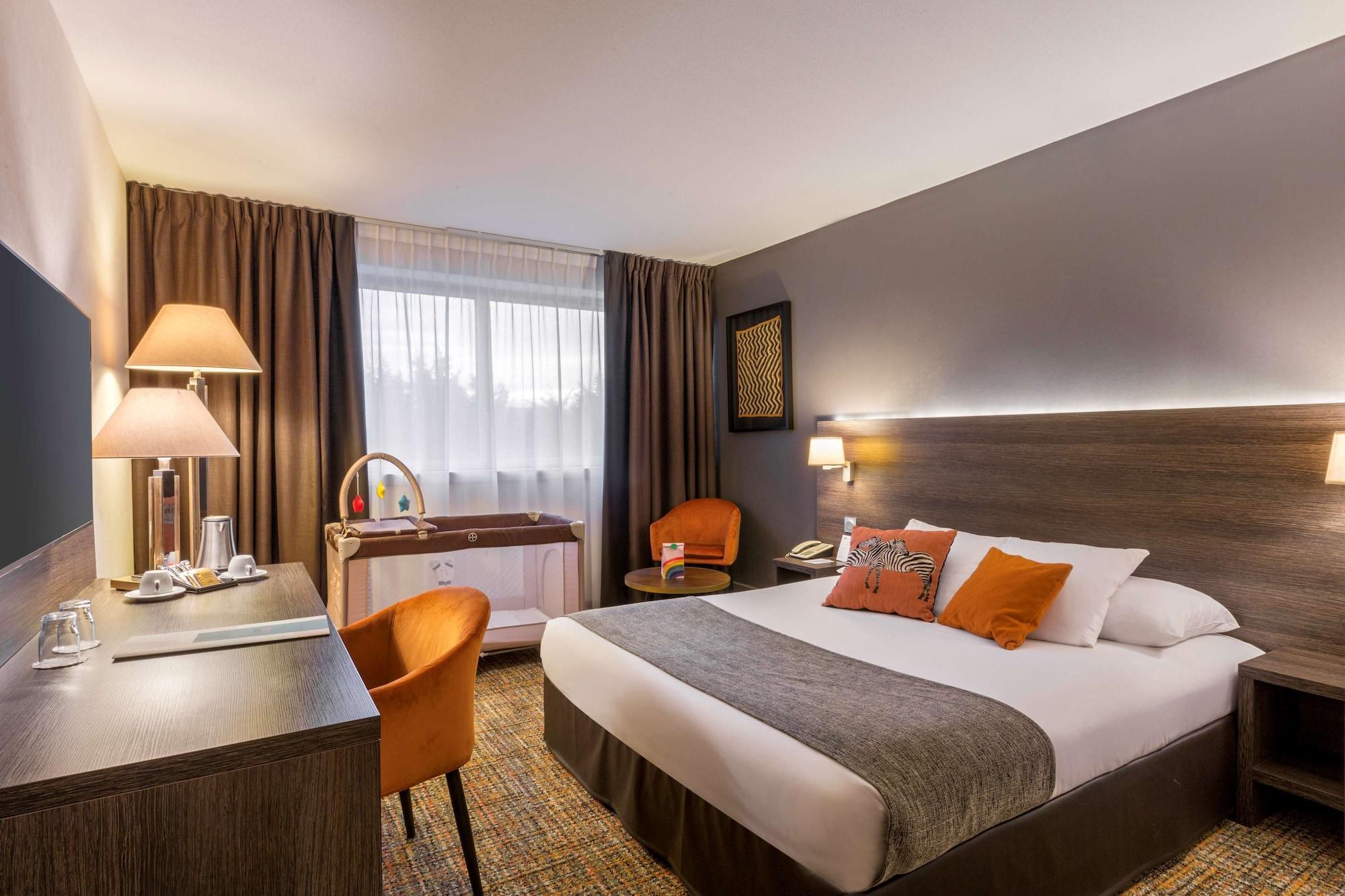 Best Western Plus Hotel Admiral La Tour-de-Salvagny Exterior photo