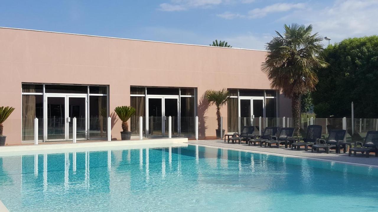 Best Western Plus Hotel Admiral La Tour-de-Salvagny Exterior photo