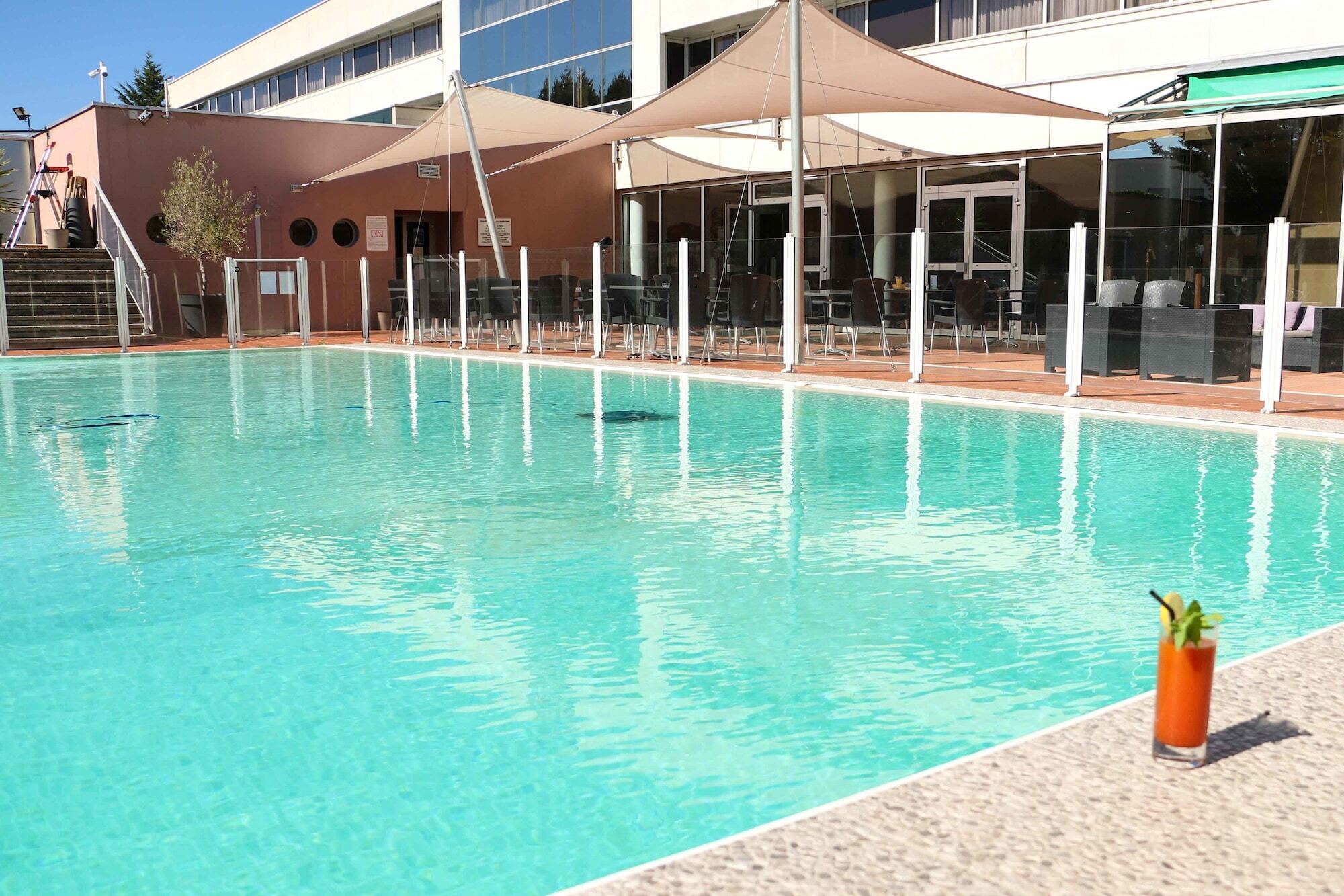 Best Western Plus Hotel Admiral La Tour-de-Salvagny Exterior photo